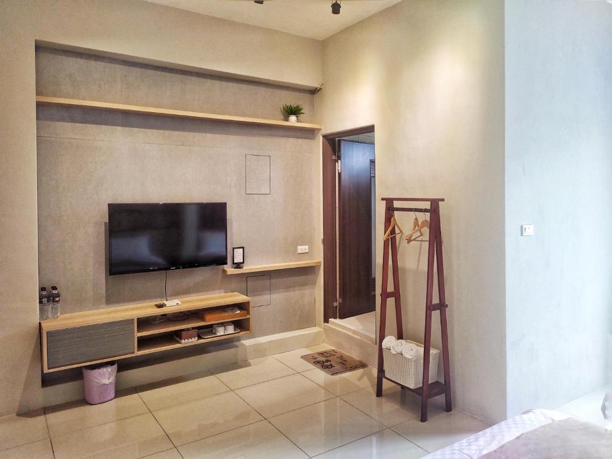 Railway Traveler B&B T'ai-tung Exterior foto