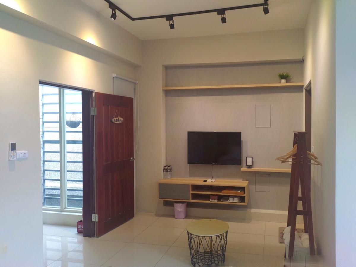 Railway Traveler B&B T'ai-tung Exterior foto