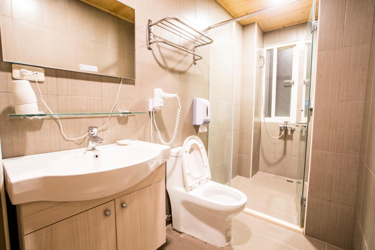 Railway Traveler B&B T'ai-tung Exterior foto